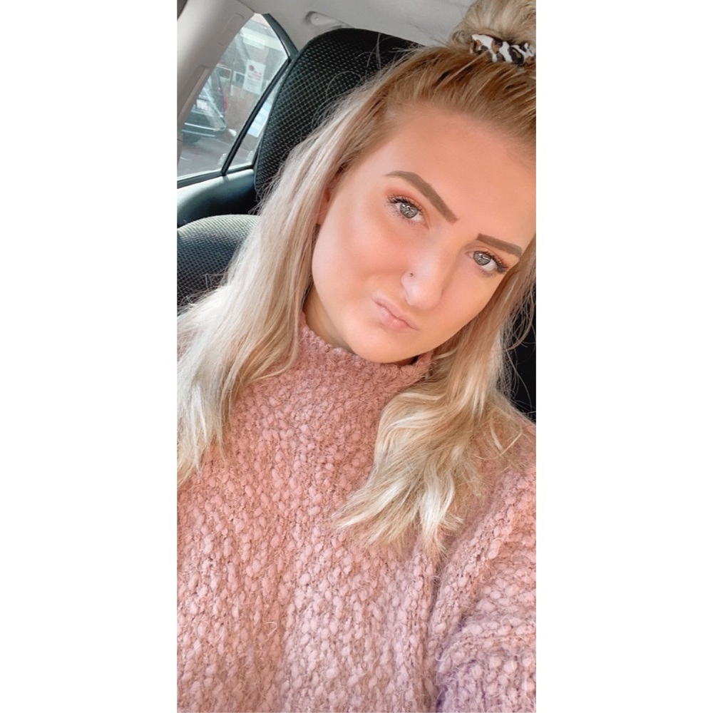 MEET YOUR POSHER ❤️✌🏼